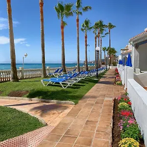 https://apartamentos-perla-marina-nerja.1costadelsol.com